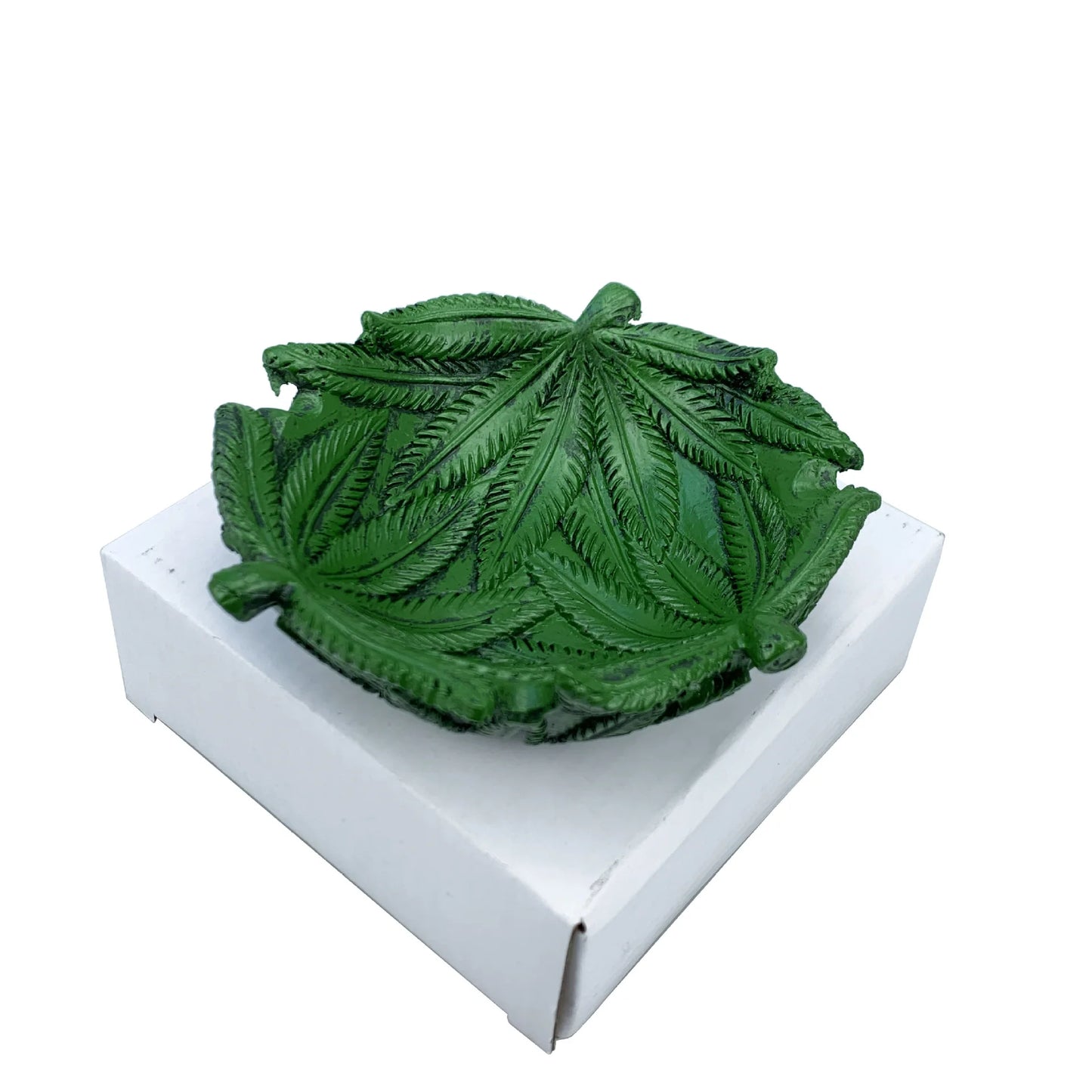 Resign green leaves Ashtray
